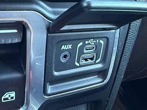 Used 2022 Jeep Wrangler Sport AWD/4WD image 19