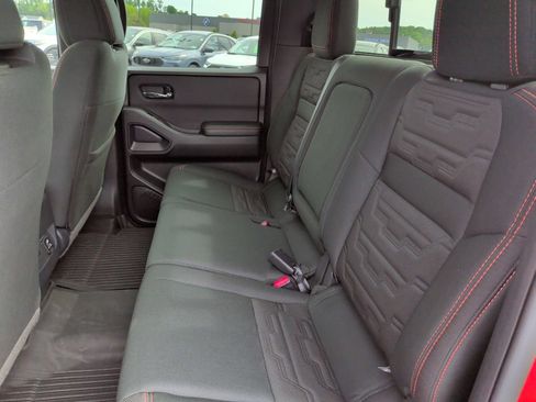 Used 2025 Nissan Frontier PRO-4X w/ Pro Convenience Package AWD/4WD image 6