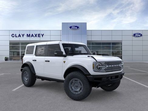 New 2025 Ford Bronco Badlands image 7