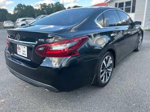 Used 2017 Nissan Altima 2.5 SR image 11