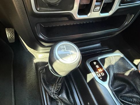 Used 2020 Jeep Wrangler Unlimited Sahara AWD/4WD image 24