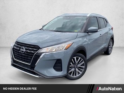 Used 2023 Nissan Kicks SV FWD image 1