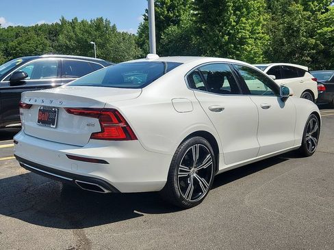 Used 2022 Volvo S60 B5 Inscription w/ Climate Package FWD image 12