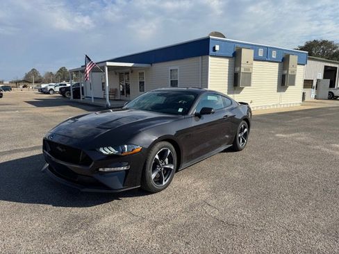 Used 2022 Ford Mustang GT w/ Equipment Group 301A image 2