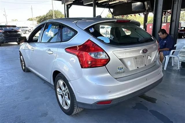 Used 2014 Ford Focus SE w/ Interior Protection Package FWD image 2