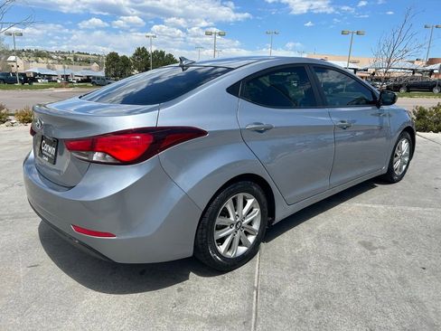 Used 2015 Hyundai Elantra SE w/ Option Group 02 FWD image 8