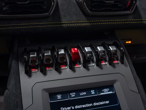 Used 2022 Lamborghini Huracan STO RWD image 55