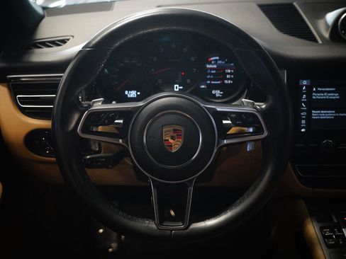 Used 2021 Porsche Macan Base image 16