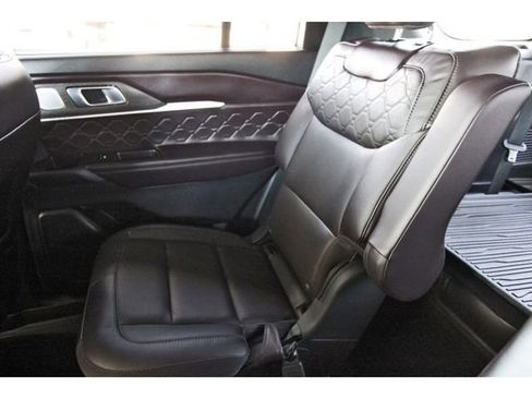 Used 2025 Ford Explorer Platinum w/ Ultimate Package AWD/4WD image 11