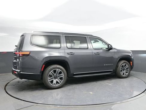 Used 2024 Jeep Wagoneer Series II AWD/4WD image 2