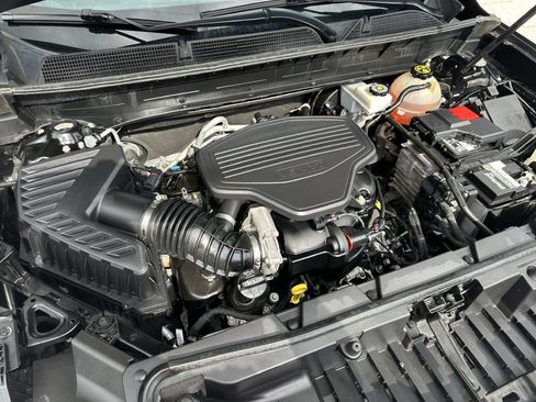 Used 2021 GMC Acadia SLT w/ Elevation Edition FWD image 4