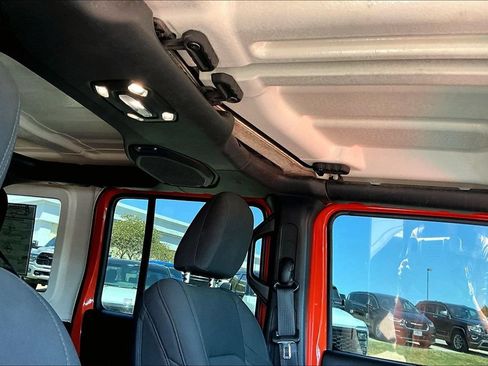 Used 2023 Jeep Wrangler Unlimited w/ Convenience Group AWD/4WD image 18