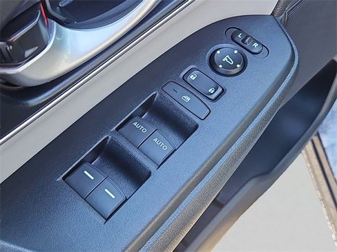 Used 2020 Honda CR-V Touring image 28