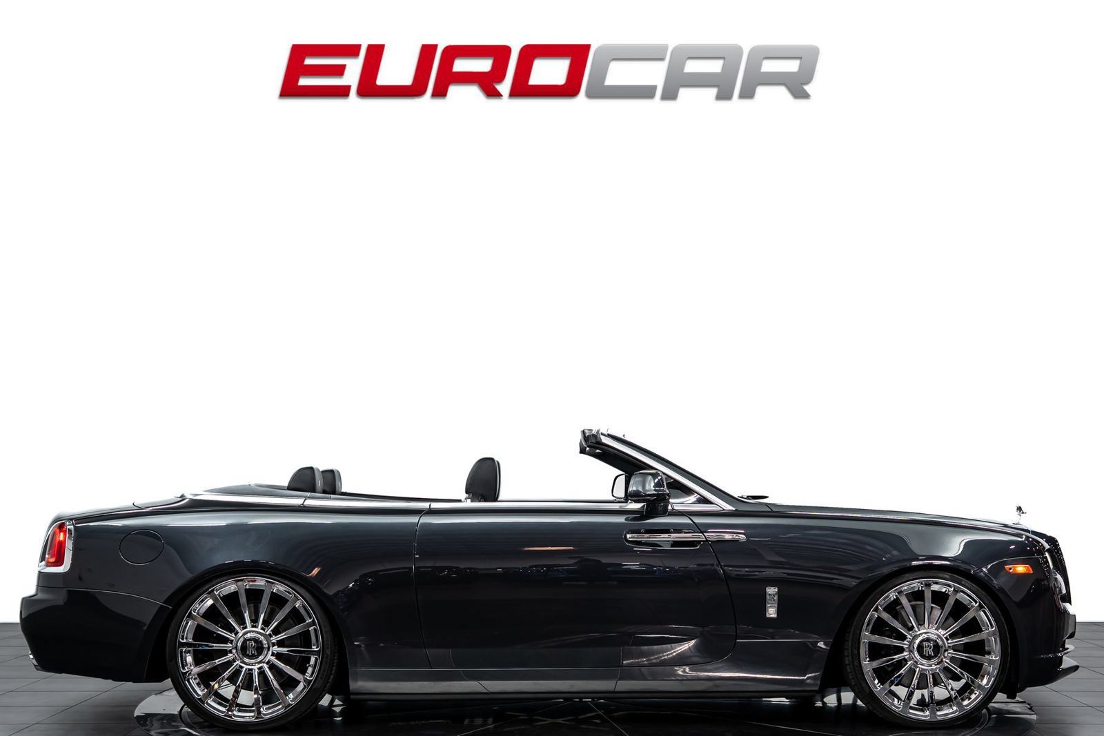 Used 2018 Rolls-Royce Dawn RWD image 7