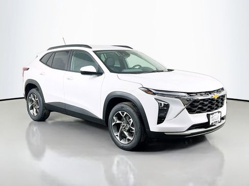 New 2026 Chevrolet Trax LT w/ Driver Confidence Package image 3