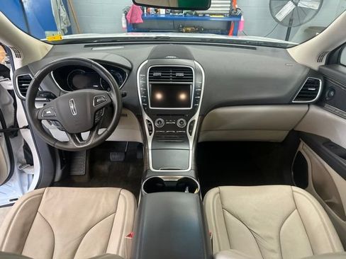 Used 2016 Lincoln MKX Reserve w/ Technology Package AWD/4WD image 12