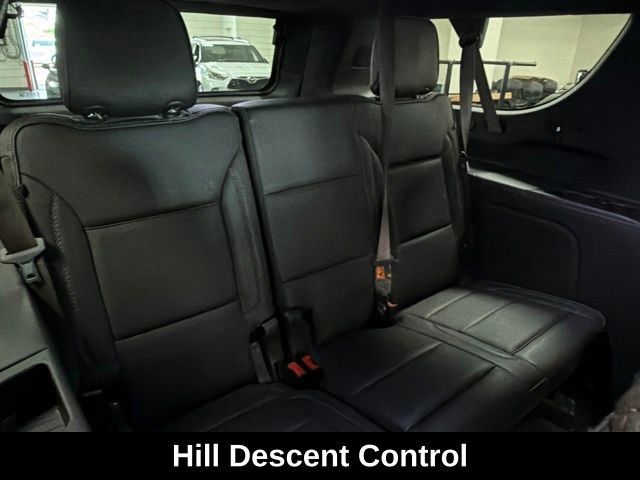 Used 2023 GMC Yukon XL Denali AWD/4WD image 13