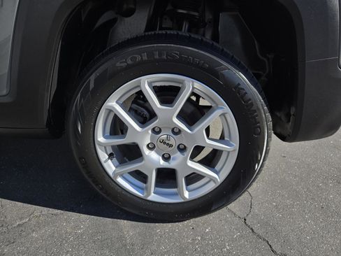 Certified 2022 Jeep Renegade Latitude image 34