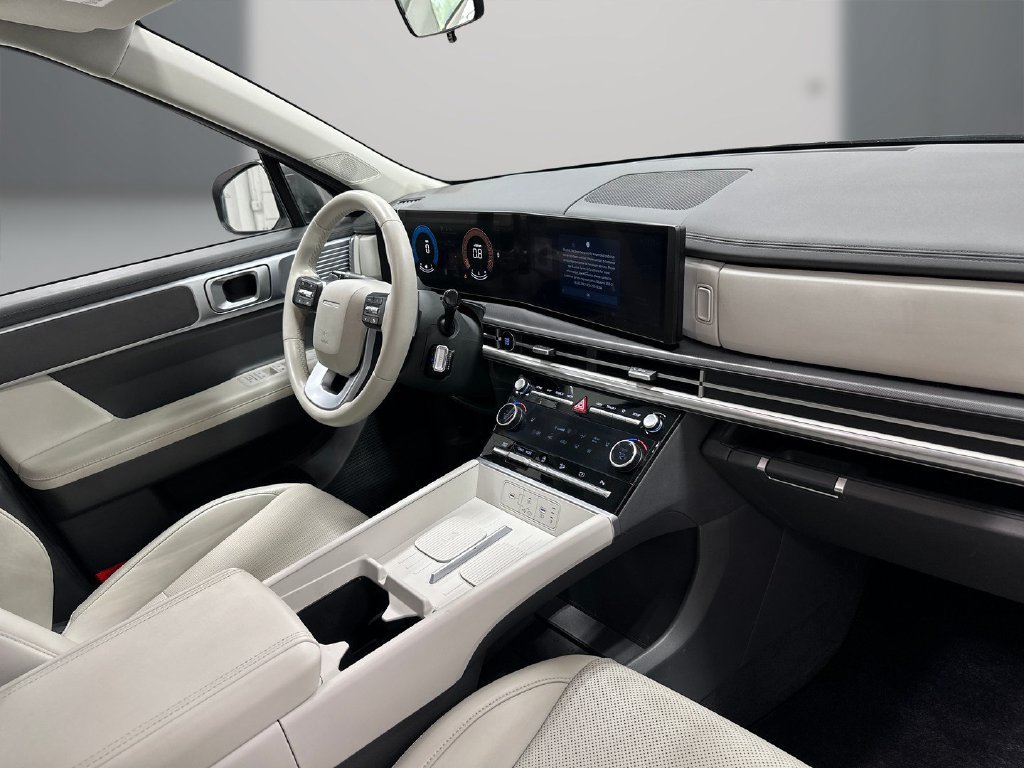 Used 2024 Hyundai Santa Fe SEL FWD image 17