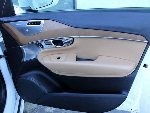 Used 2016 Volvo XC90 T6 image 19