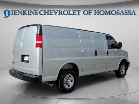 New 2026 Chevrolet Express 2500 w/ Driver Convenience Package RWD image 4