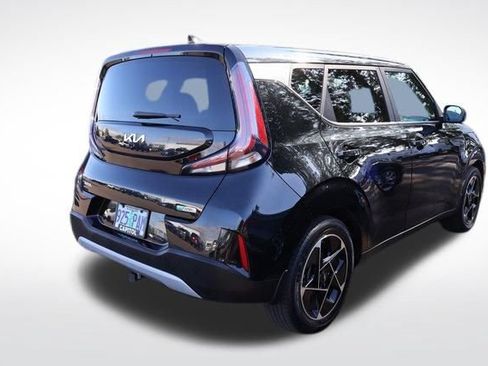Used 2023 Kia Soul EX FWD image 3