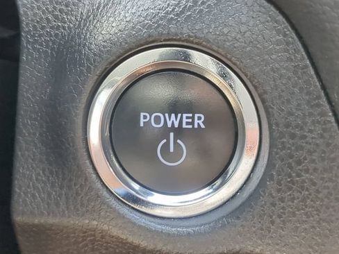 Used 2025 Toyota RAV4 XLE AWD/4WD image 25