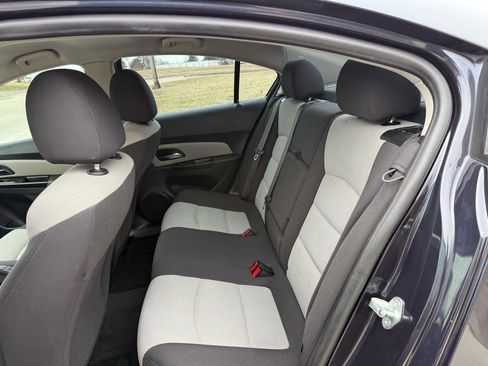 Used 2014 Chevrolet Cruze LS FWD image 16