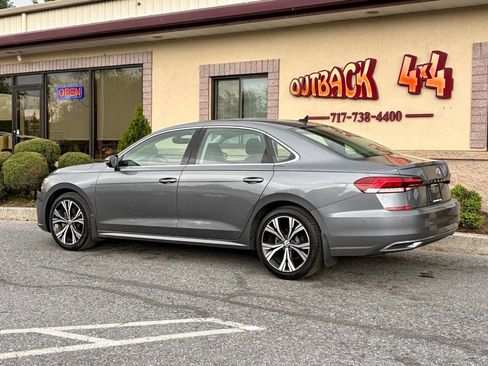 Used 2020 Volkswagen Passat 2.0T SEL FWD image 4
