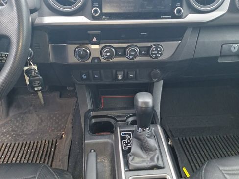 Used 2020 Toyota Tacoma SR5 w/ Technology Package AWD/4WD image 15