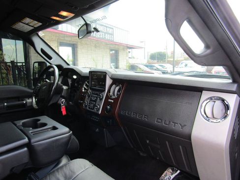 Used 2015 Ford F250 Lariat w/ Chrome Package RWD image 11