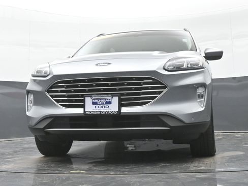 Used 2022 Ford Escape Titanium w/ Titanium Elite Package image 39