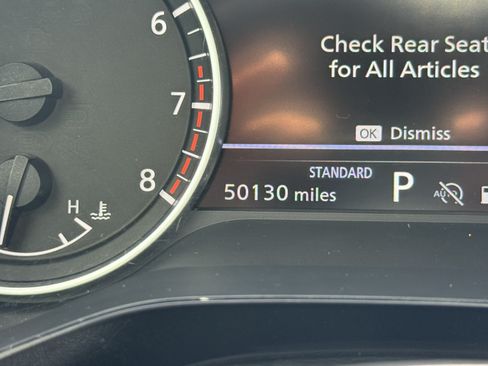 Used 2022 Nissan Pathfinder SV FWD image 12