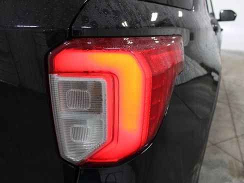 Used 2023 Ford Explorer Limited image 27