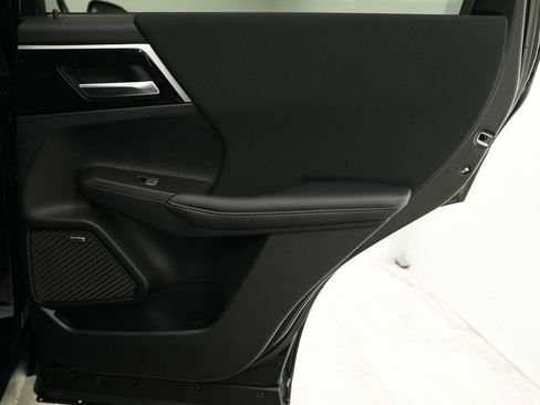 Used 2025 Mitsubishi Outlander ES image 15