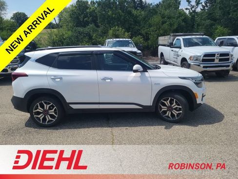 Used 2022 Kia Seltos SX w/ Sunroof Package AWD/4WD image 5