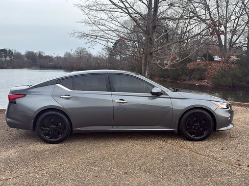 Used 2019 Nissan Altima 2.5 S image 3