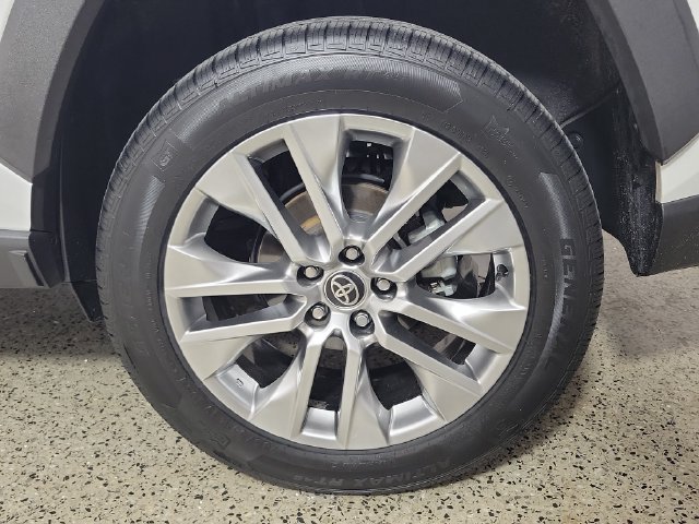 Used 2025 Toyota RAV4 XLE Premium w/ Weather Package FWD image 8