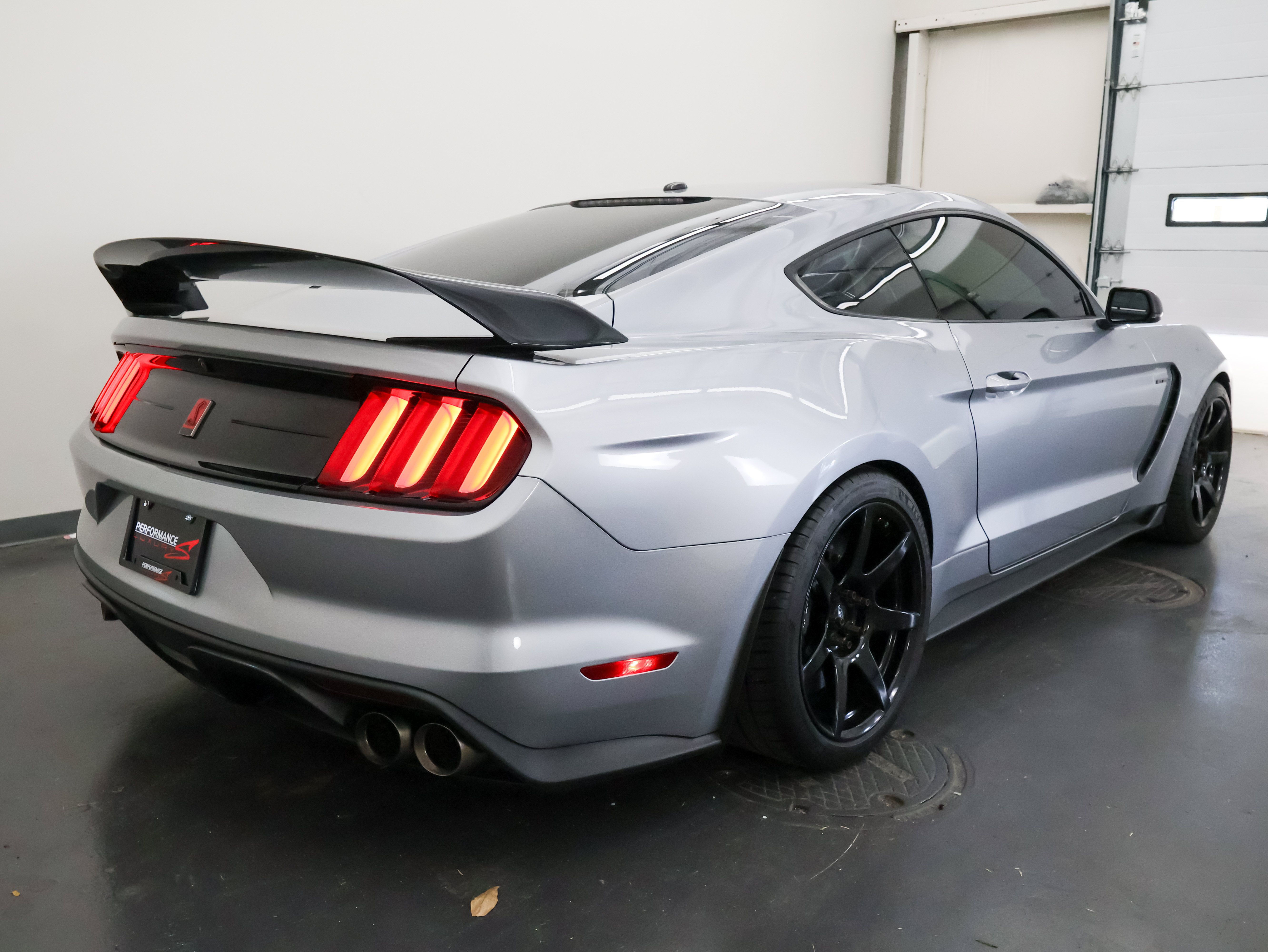 Used 2020 Ford Mustang Shelby GT350R w/ GT350R Equipment Group 920A RWD image 3