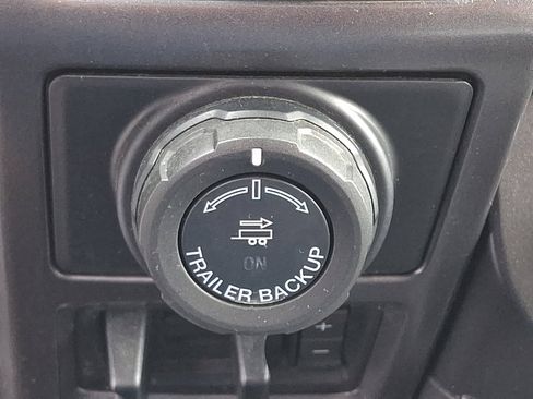 Used 2018 Ford F150 XLT w/ Equipment Group 302A Luxury AWD/4WD image 25