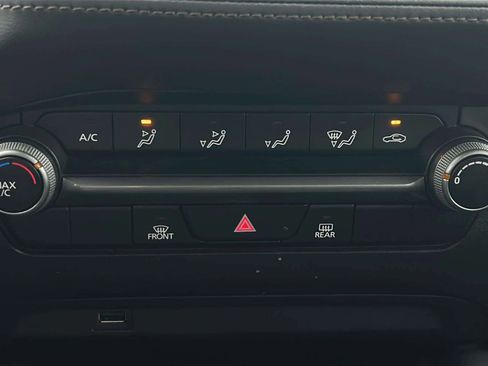 Used 2021 MAZDA MAZDA3 s image 32