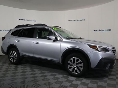 Used 2020 Subaru Outback Premium AWD/4WD image 4