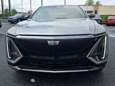 Used 2024 Cadillac Lyriq Sport w/ LPO, Floor Liner Package AWD/4WD image 2
