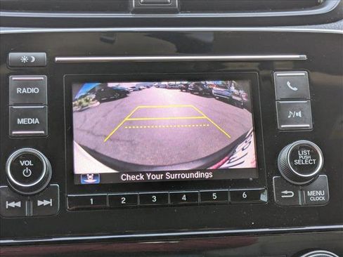 Used 2018 Honda CR-V LX image 14