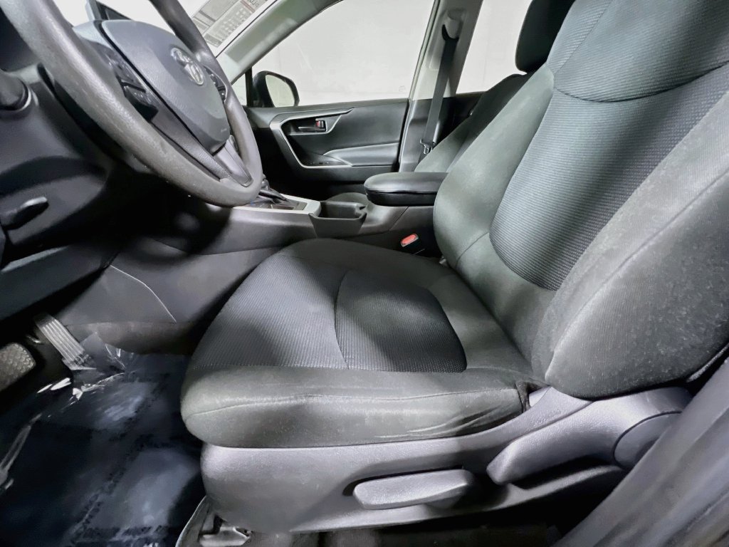 Used 2022 Toyota RAV4 LE FWD image 12