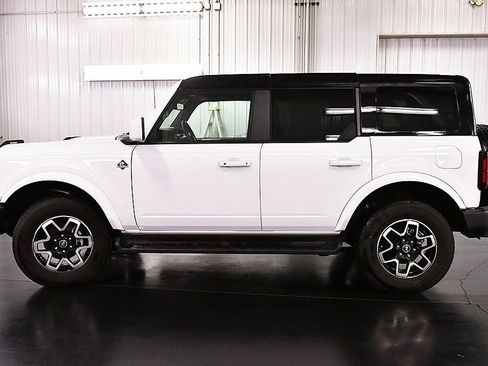 Used 2025 Ford Bronco Outer Banks image 4