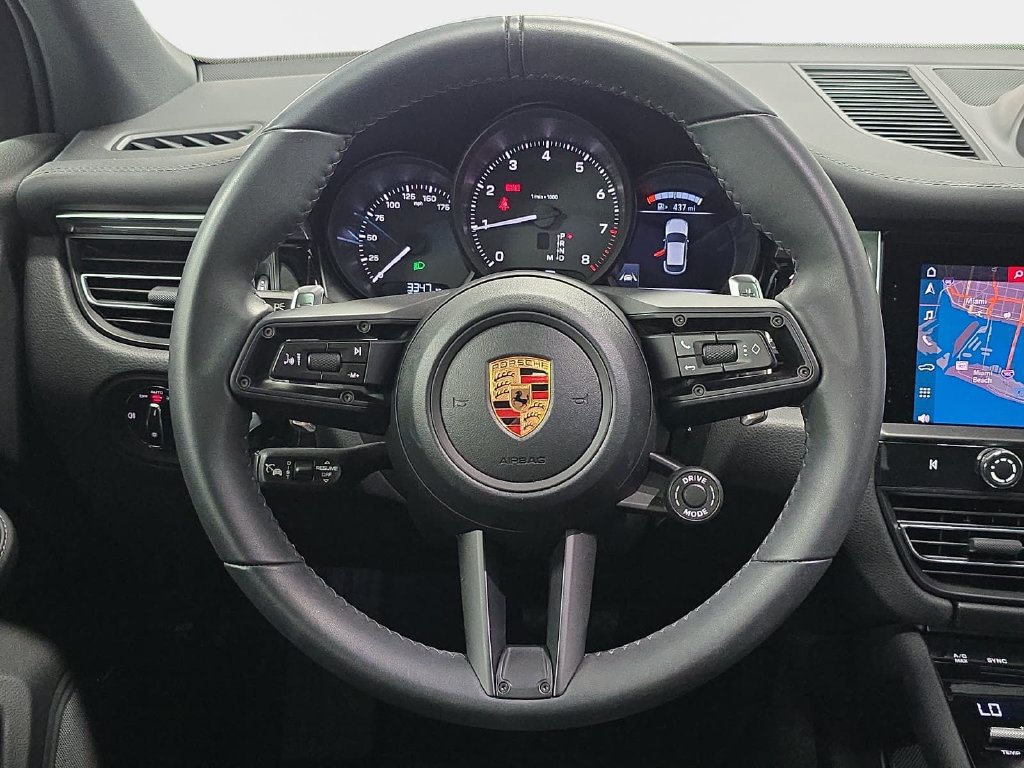 Certified 2026 Porsche Macan AWD/4WD image 13
