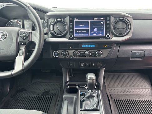 Used 2021 Toyota Tacoma TRD Off-Road image 12