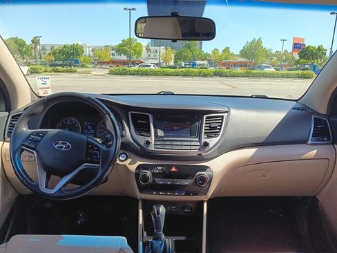 Used 2017 Hyundai Tucson Sport FWD image 14