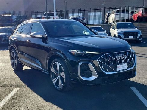 New 2025 Audi SQ5 Prestige image 7